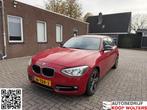 BMW 1-serie 116i Sport Automaat Xenon Navi, Auto's, BMW, Gebruikt, 4 cilinders, Origineel Nederlands, 650 kg