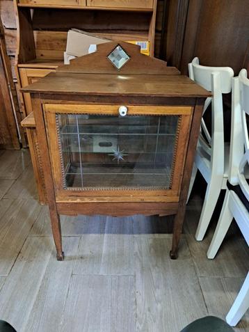 leuk antiek theekastje te koop. 4 beschikbaar voor biedingen