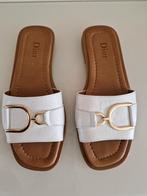 Super leuke "DIOR" slippertjes wit, zijn 2x gedragen ., Wit, Ophalen of Verzenden, Sneakers of Gympen, Zo goed als nieuw