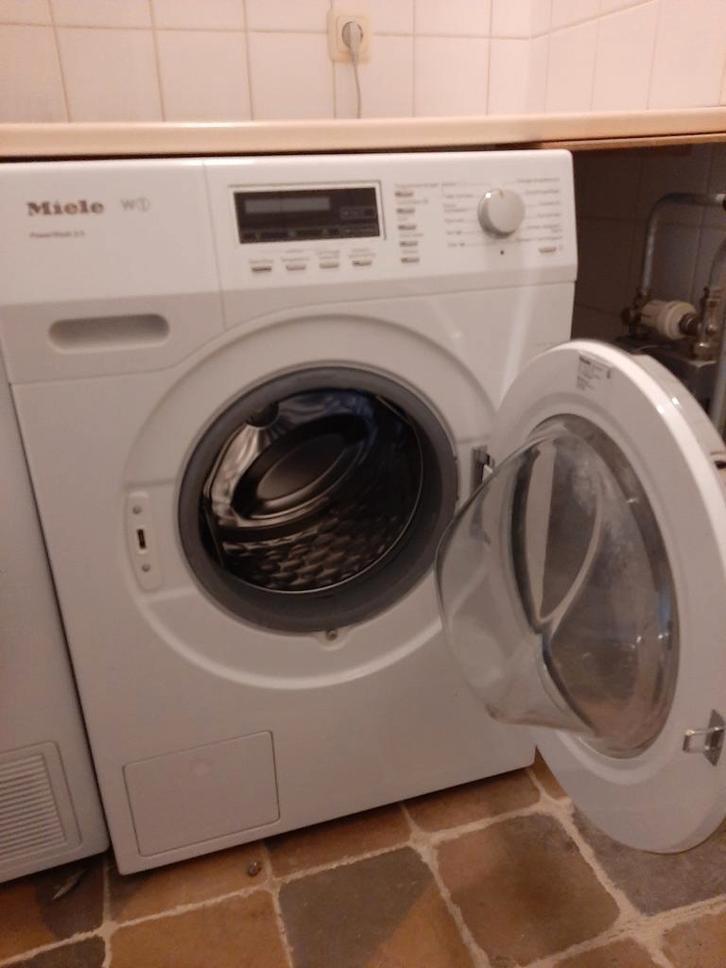 Miele wasmachine WKJ131 WPS, Witgoed en Apparatuur, Wasmachines, Gebruikt, Voorlader, 6 tot 8 kg, 85 tot 90 cm, 1600 toeren of meer