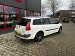 Renault Mégane Grand Tour 1.6-16V Business Line / AIRCO / T, Auto's, Renault, Gebruikt, Wit, Euro 4, 1300 kg