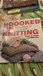 Hooked in knitting, Hobby en Vrije tijd, Breien en Haken, Ophalen of Verzenden, Zo goed als nieuw