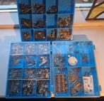 3 doosjes met vnl Duitse uitrustingstukken wapens en munitie, Verzenden, Gebruikt, 1:35 tot 1:50, Figuur of Figuren