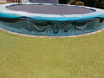 Grote trampoline rond 4.10 m beschikbaar voor biedingen