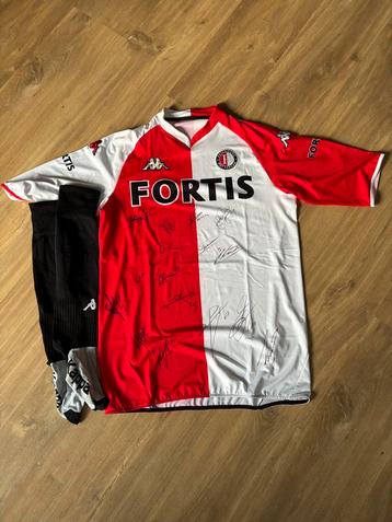 Feyenoordshirt gesigneerd 2006/2007 (met kousen) beschikbaar voor biedingen