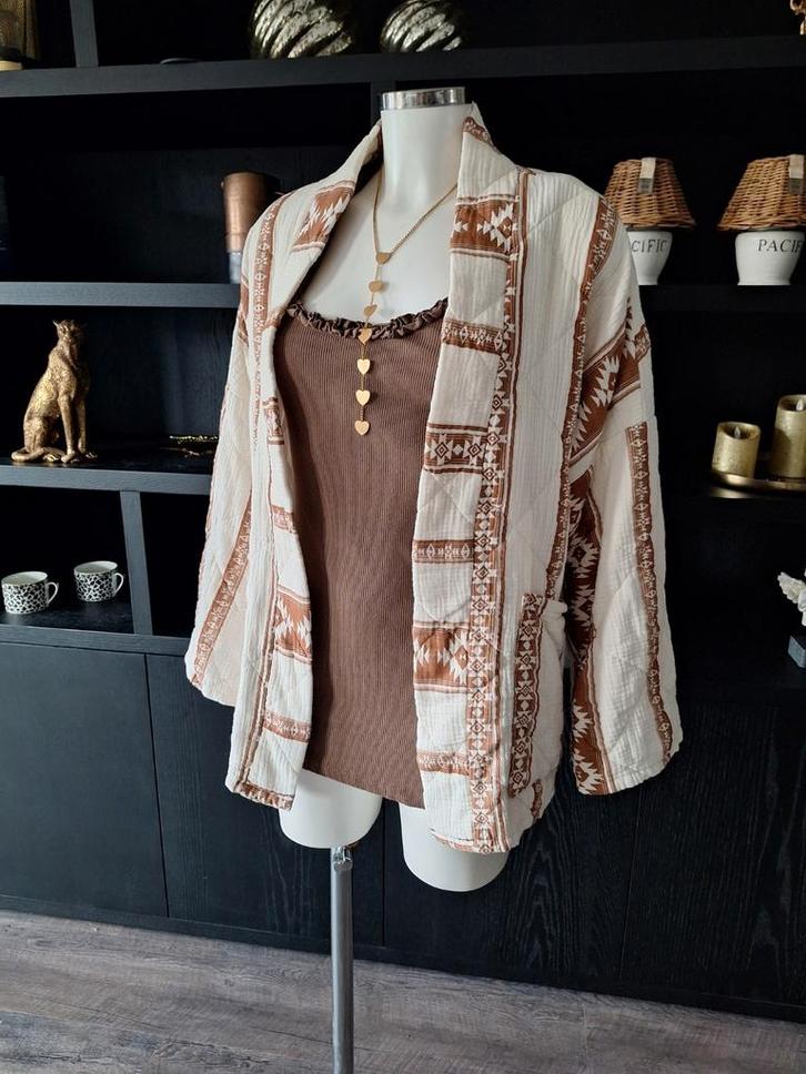 Nieuw gewatteerd jasje roomwit / bruin 40 42 44, Kleding | Dames, Jasjes, Kostuums en Pakken, Nieuw, Maat 42/44 (L), Bruin, Ophalen of Verzenden