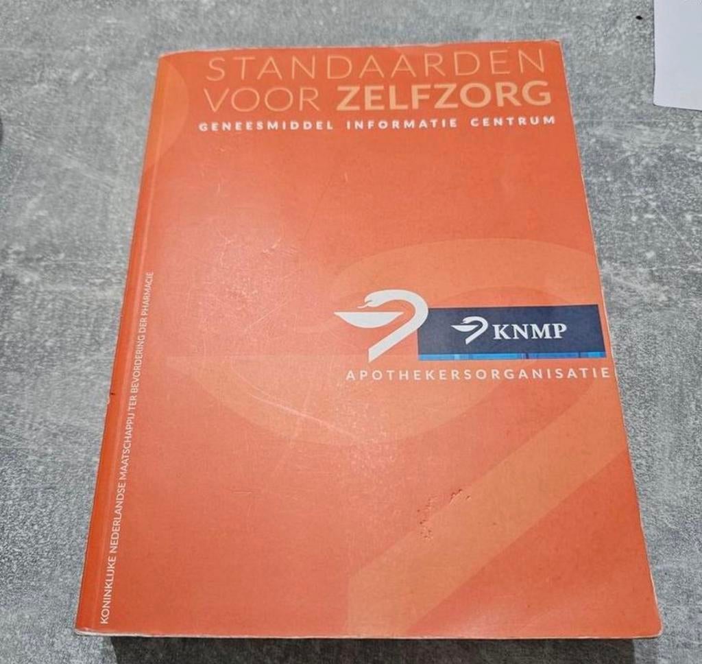 Standaarden voor Zelfzorg - KNMP, Ophalen of Verzenden, Gelezen, Gezondheid en Conditie