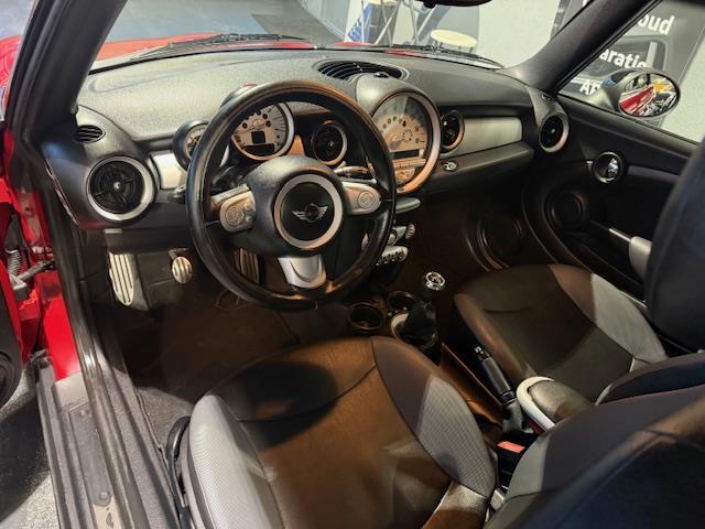 Mini Mini 1.6 Cooper Cabrio Cruise|Airco|Leder, Voorwielaandrijving, Gebruikt, 4 cilinders, 4 stoelen