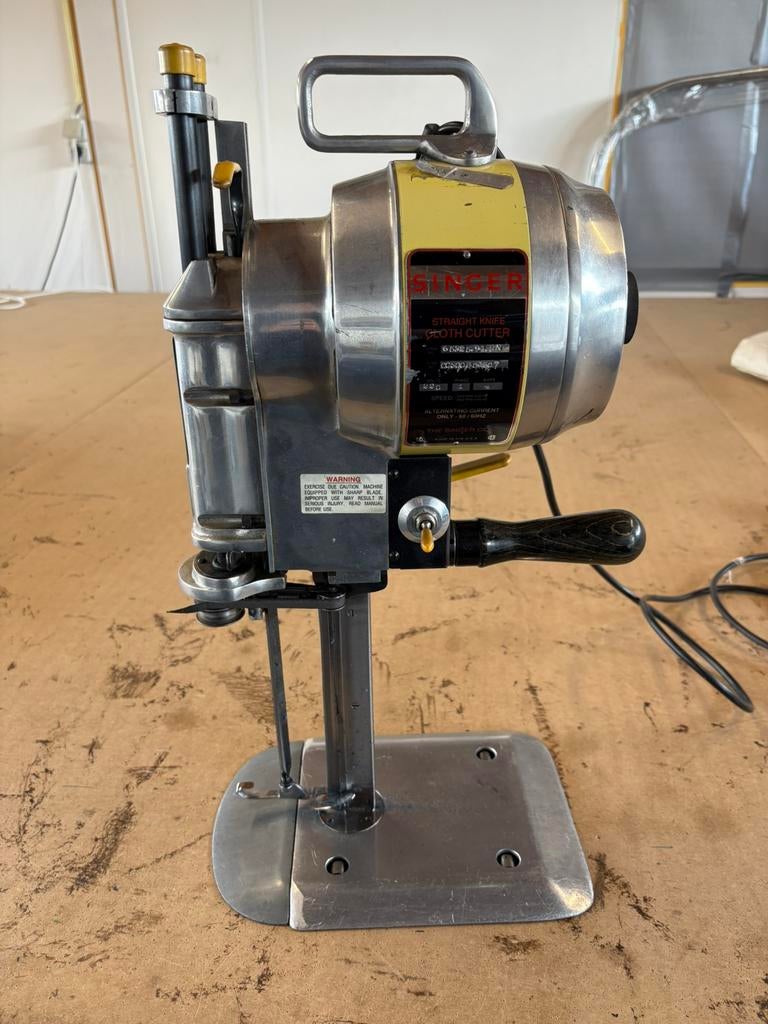 Singer snijmachine, Ophalen, Zo goed als nieuw, Naaimachine, Singer