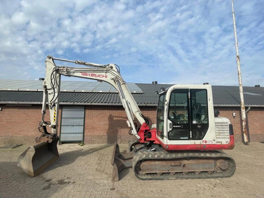 Takeuchi TB 175 Graafmachine (bj 2004), Zakelijke goederen, Machines en Bouw | Kranen en Graafmachines, Graafmachine