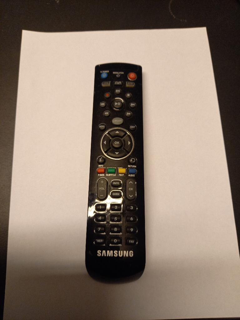 Mooie  Samsung TV  40 inch + afstandsbediening, Ophalen, 50 Hz, LCD, Zo goed als nieuw