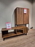 Wandkast en salontafel, Ophalen