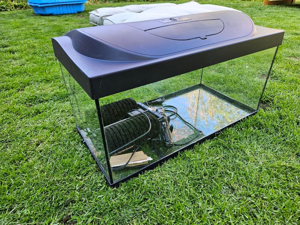 Aquarium 60x30x30 met led, sponsfilter en verwarming, Dieren en Toebehoren, Vissen | Aquaria en Toebehoren, Leeg aquarium, Ophalen