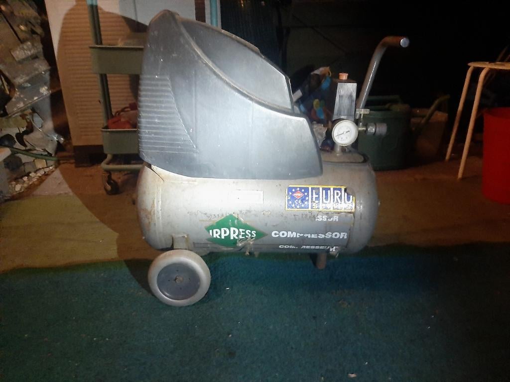 compressor, Minder dan 25 liter, Ophalen, Gebruikt, Minder dan 200 liter/min