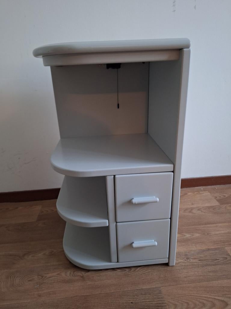 Nachtkastje MDF grijs, Huis en Inrichting, Slaapkamer | Nachtkastjes, Ophalen