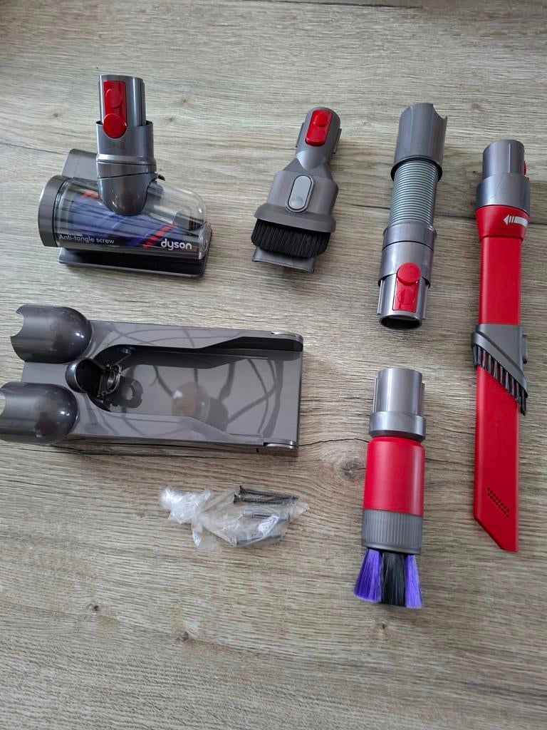 Dyson  opzetstukken en anti trangle screw niet ongebruikt, Ophalen of Verzenden, Nieuw, Stofzuiger