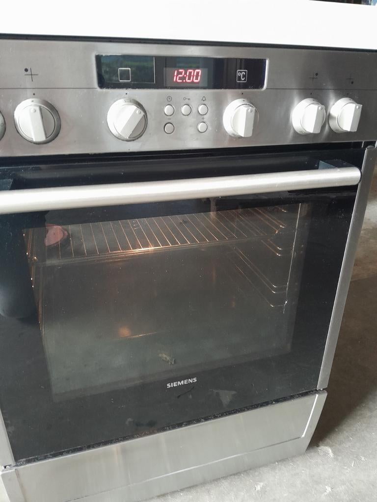 Siemens gasfornuis, Witgoed en Apparatuur, Fornuizen, Ophalen, Hete lucht, 4 kookzones, Zo goed als nieuw