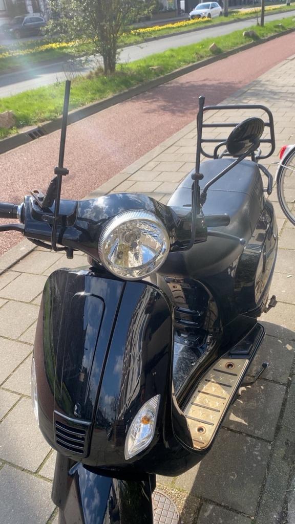 Zwarte La Souris scooter - Goed onderhouden, Overige merken, Gebruikt, Ophalen of Verzenden, Benzine