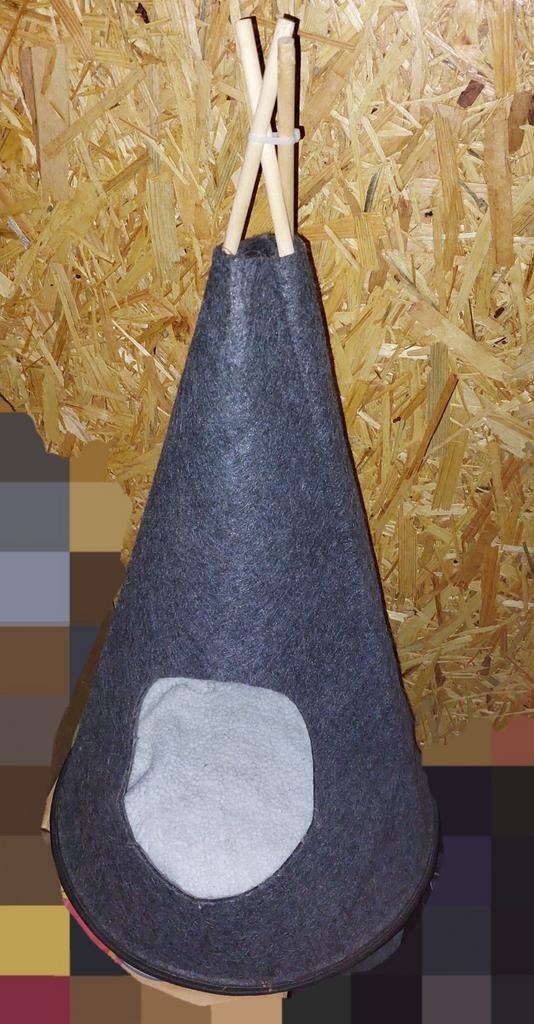 Leuke tipi voor kat of kleine hond, Ophalen, Zo goed als nieuw, Vilt