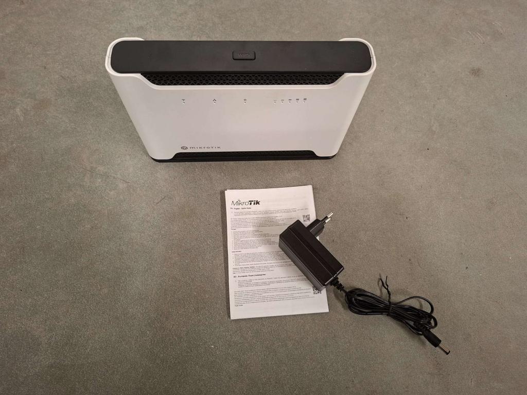 MikroTik Chateau LTE12 4G+ WIFi5 router, Niet ingevuld, Router met modem, MikroTik, Niet ingevuld