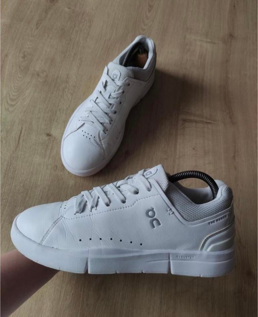On Cloud sneakers Maat 38,5, Ophalen of Verzenden, Zo goed als nieuw, Wit, Sneakers of Gympen