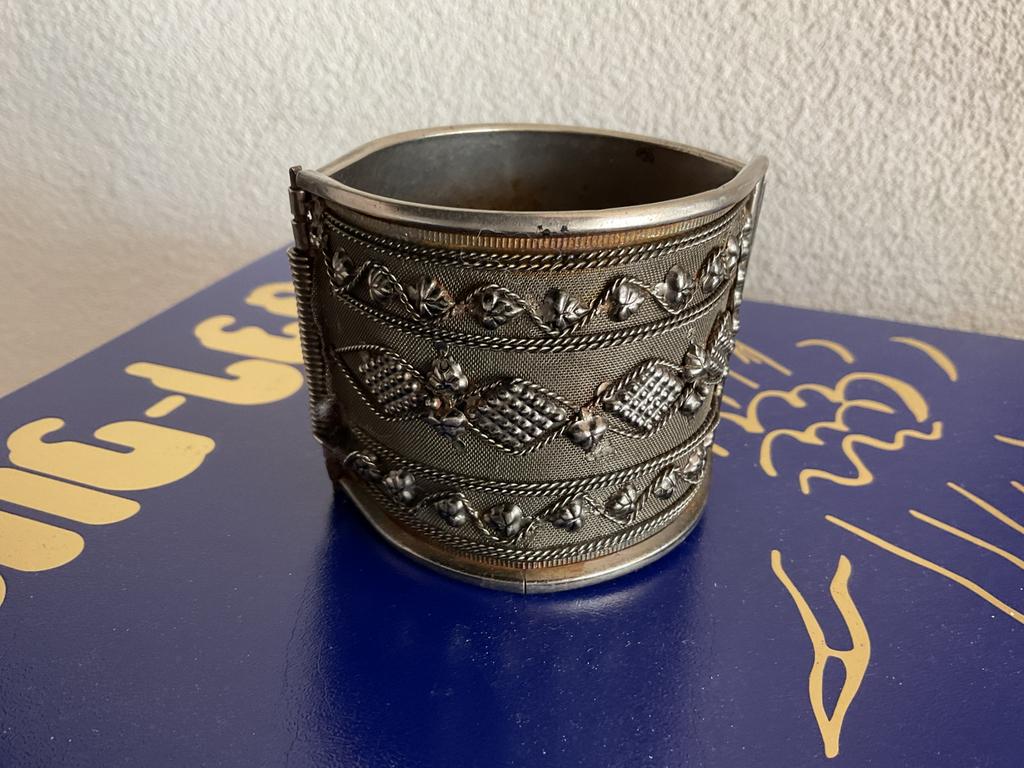 Antieke armband uit INDIA, Ophalen of Verzenden, Gebruikt, Zilver, Overige materialen
