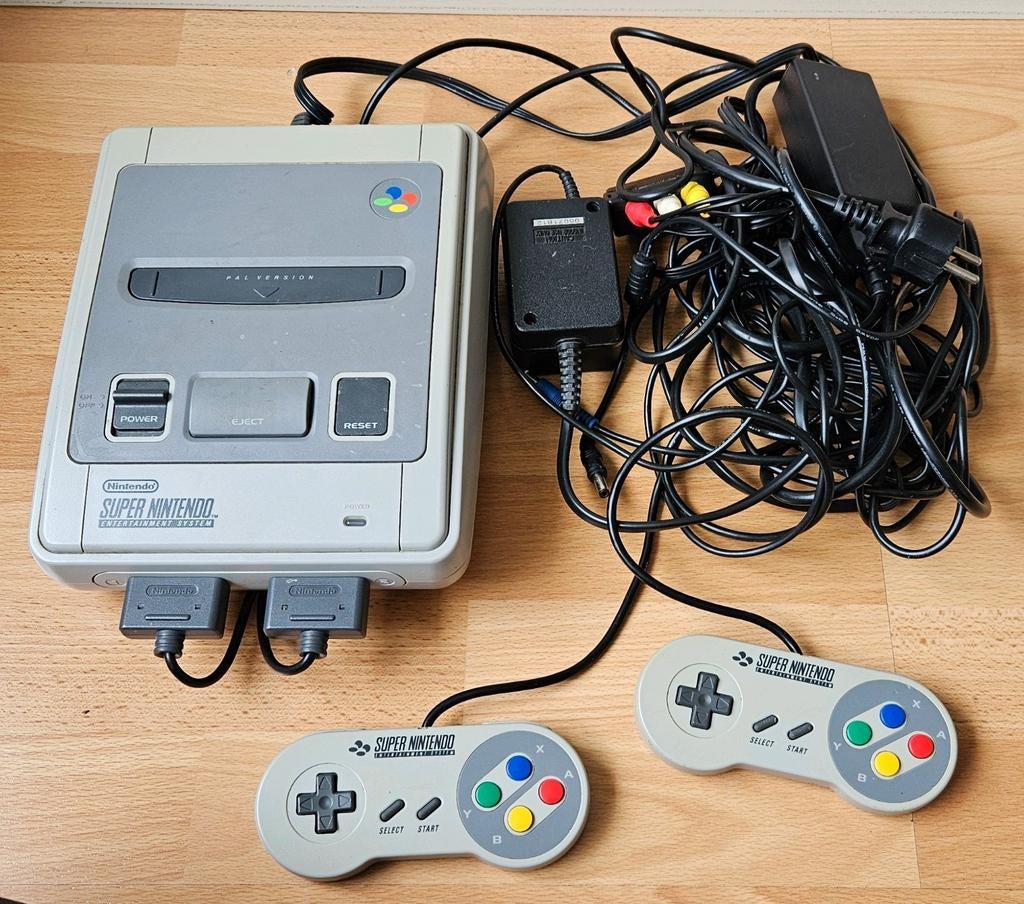 Spelcomputer Super Nintendo SNES, Ophalen of Verzenden, Gebruikt, Met 2 controllers