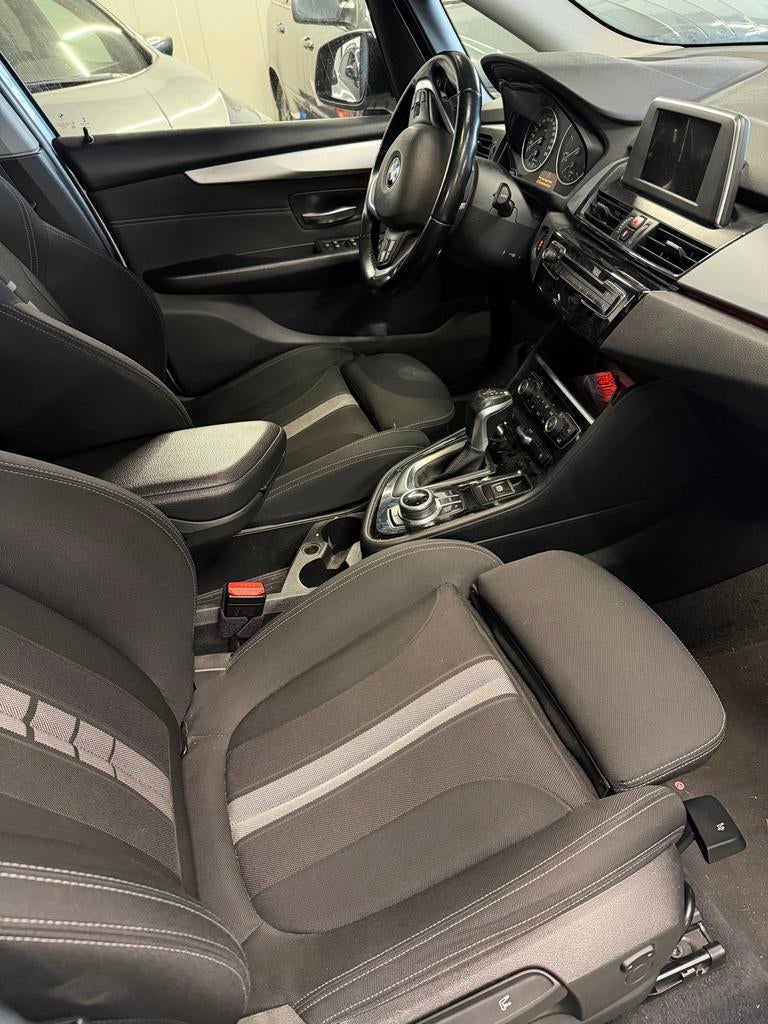 BMW 2-Serie Active Tourer 2.0 218D AUT 2016 Grijs, Auto's, BMW, Stof, 1995 cc, 4 cilinders, USB