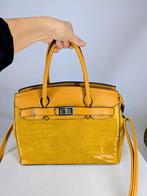 Gele handtas met krokodillenpatroon, Sieraden, Tassen en Uiterlijk, Tassen | Damestassen, Geen idee, Geel, Ophalen of Verzenden