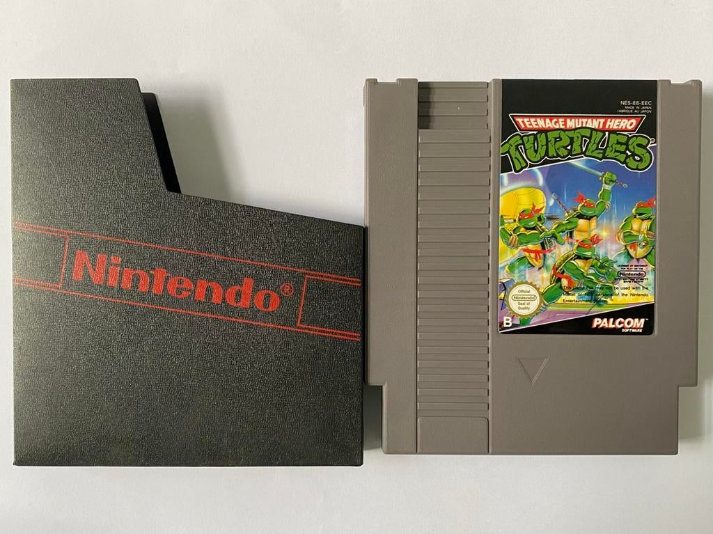 Turtles NES met hoes, Spelcomputers en Games, Games | Nintendo NES, Avontuur en Actie, 2 spelers, Ophalen of Verzenden, Zo goed als nieuw
