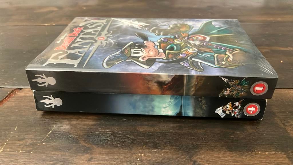 Donald Duck pockets Fantasy 2 delen waarvan deel 1 in seal, Meerdere stripboeken, Ophalen of Verzenden, Zo goed als nieuw