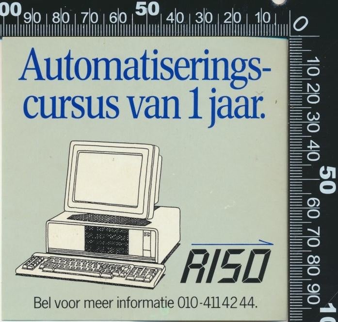 Sticker: Riso - Automatiseringscursus van 1 jaar, Ophalen of Verzenden, Zo goed als nieuw, Bedrijf of Vereniging