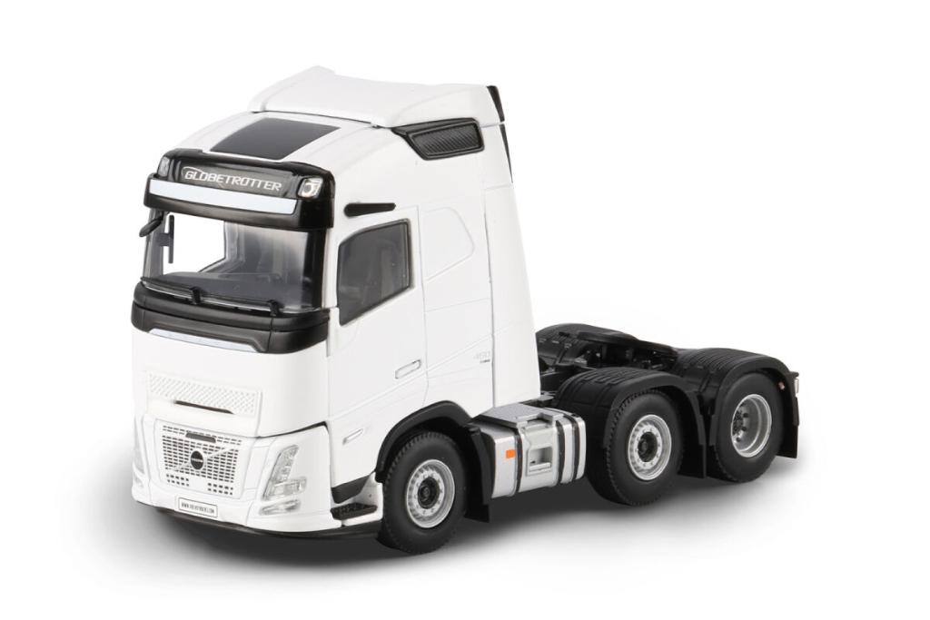 White Line; VOLVO FH AERO GLOBETROTTER 6X2 TWIN STEER, Hobby en Vrije tijd, Modelauto's | 1:50, Nieuw, Ophalen of Verzenden, Bus of Vrachtwagen
