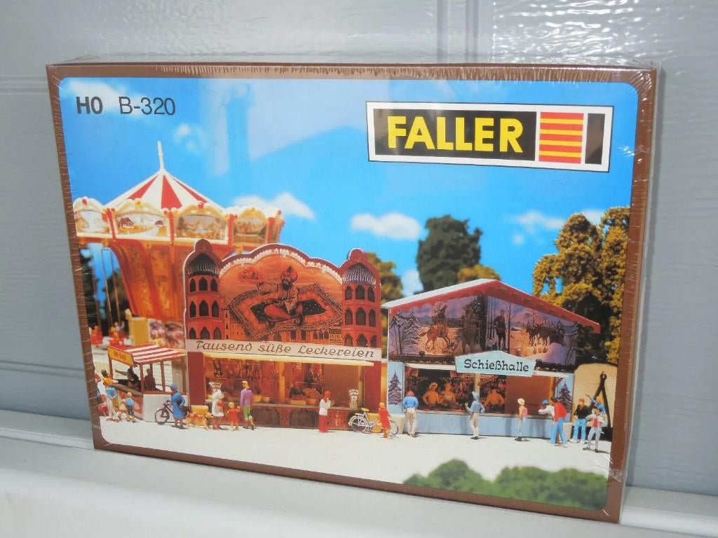 FALLER HO B-320: bouwpakketten voor twee kermiskramen, Overige merken, Wisselstroom, Brug, Tunnel of Gebouw, Nieuw