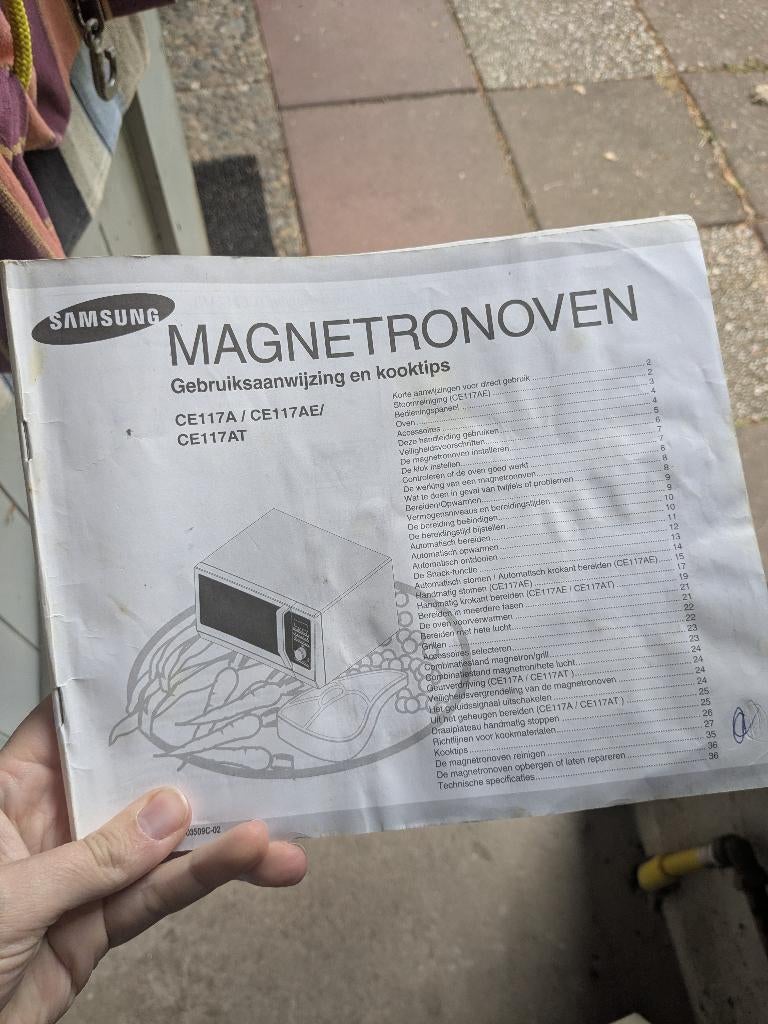 Combi magnetron, Witgoed en Apparatuur, Magnetrons, Ophalen, Combimagnetron, Gebruikt, Draaiplateau