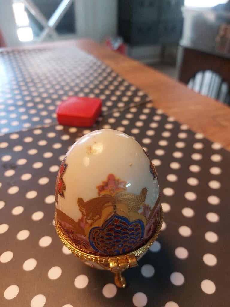 Faberge-stijl porseleinen ei, 10 cm hoog, Antiek en Kunst, Antiek | Porselein, Ophalen of Verzenden