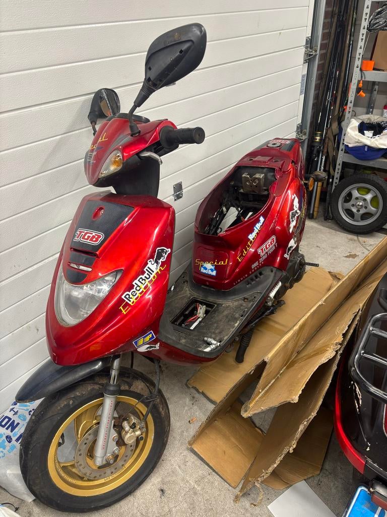 TGB Scooter - Opknapper met geldig snorfietskenteken, Ophalen, Gebruikt, Maximaal 25 km/u, Benzine