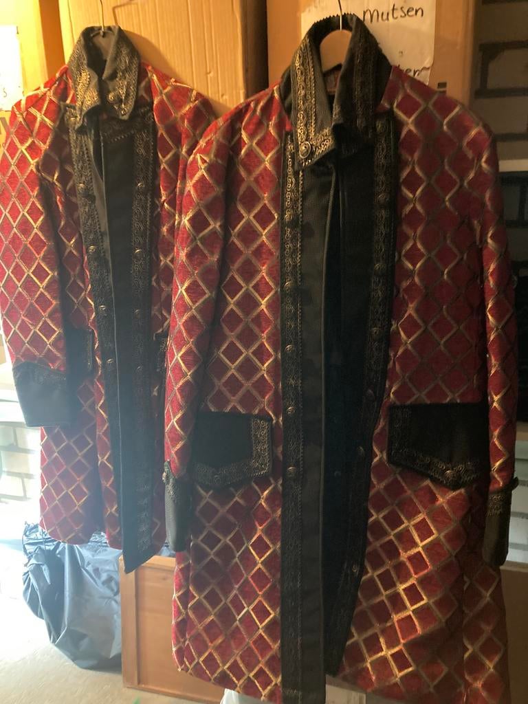 2 carnavalsjassen dames en heren, Ophalen, Carnaval, Maat 42/44 (L), Zo goed als nieuw