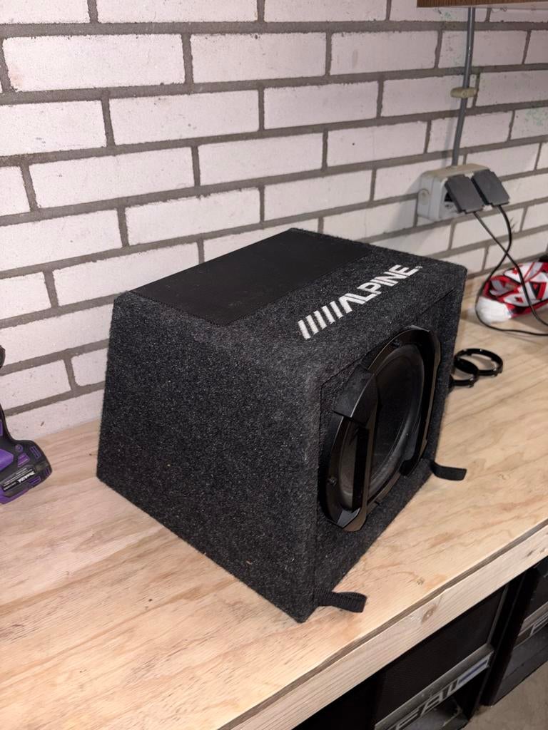 Alpine subwoofer met versterker MXE-M150CKD, Auto diversen, Autospeakers, Ophalen of Verzenden, Gebruikt