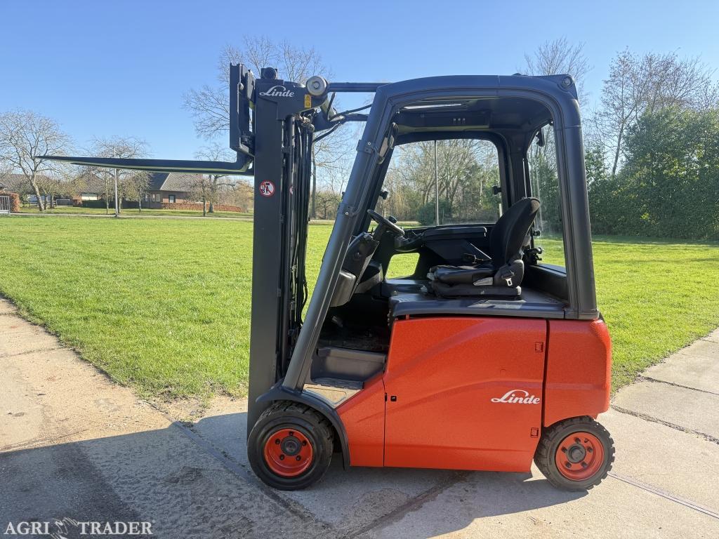 Linde 1800KG elektrisch triplex freelift Sideshift