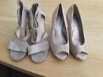 2 paar pumps, Ophalen of Verzenden, Zo goed als nieuw, Beige