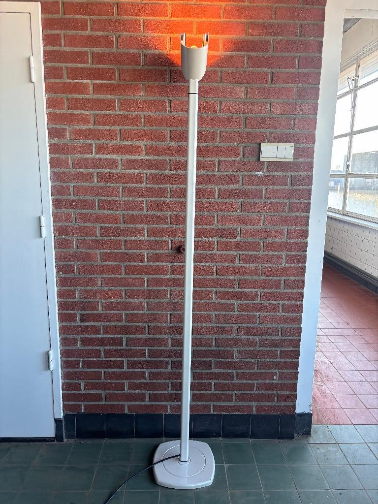 WITTE MODERNE UPLIGHTER VLOERLAMP, Huis en Inrichting, Lampen | Vloerlampen, Gebruikt, 150 tot 200 cm, Kunststof, Metaal, Ophalen
