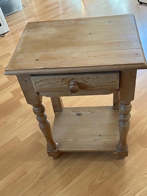 Grenen tafeltje, Ophalen, Minder dan 55 cm, Gebruikt, 60 cm of meer