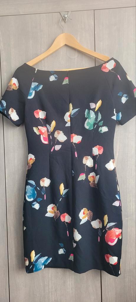 Zwarte jurk met bloemenprint, Kleding | Dames, Jurken, Gedragen, Maat 38/40 (M), Zwart, Ophalen of Verzenden