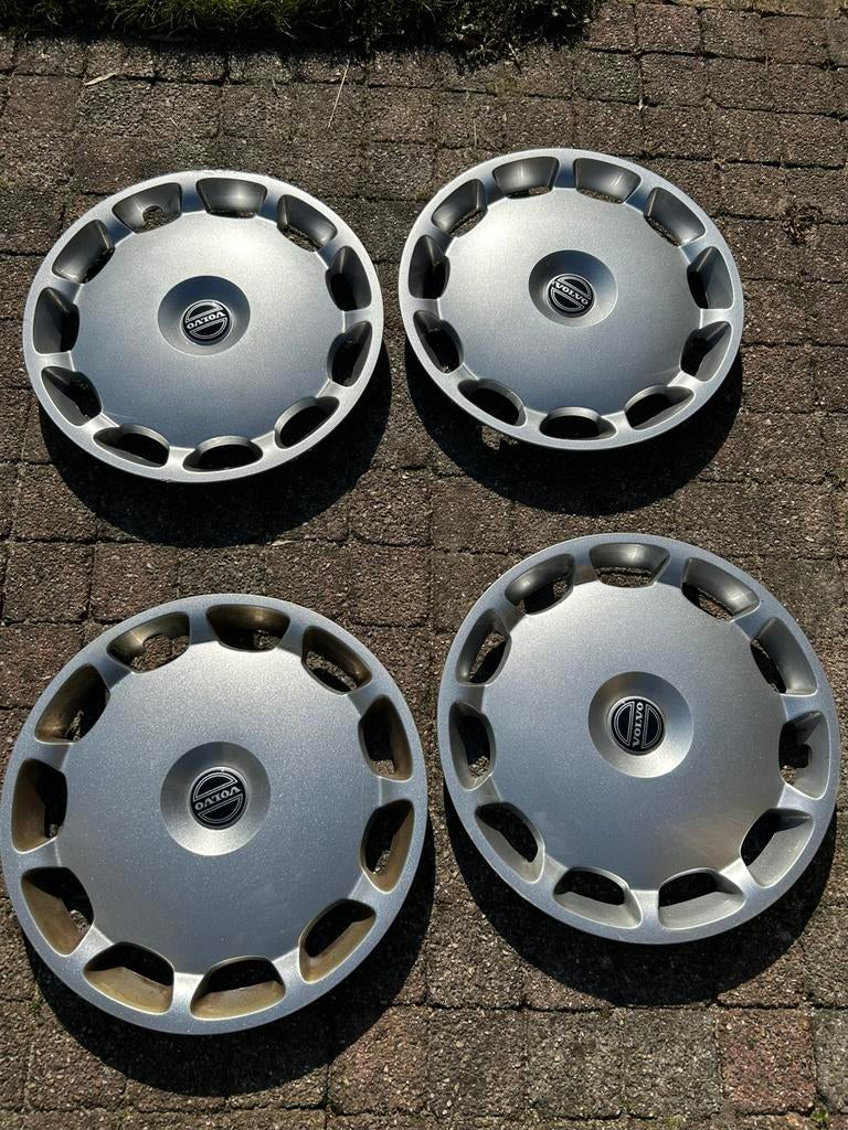 Wieldoppen Volvo 16 inch, Ophalen of Verzenden, Gebruikt