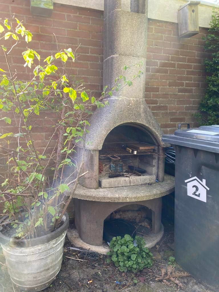 Betonnen tuinhaard/bbq, Ophalen, Gebruikt