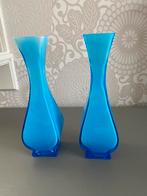 2 vaasje vazen in het aquablauw!, Blauw, Ophalen of Verzenden, Minder dan 50 cm, Glas
