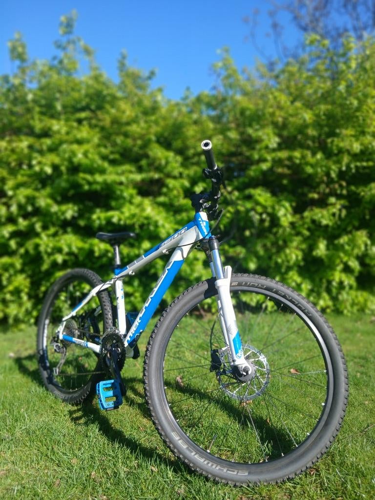 Trek 6300 hardtail mountainbike wit/blauw 24 inch banden, Fietsen en Brommers, Fietsen | Mountainbikes en ATB, Minder dan 45 cm