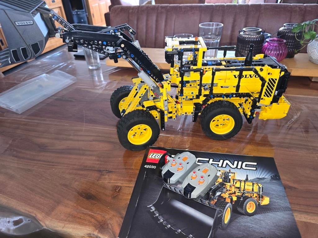 Te koop lego 42030 volvo shovel compleet zonder doos, Ophalen of Verzenden, Zo goed als nieuw, Complete set, Lego