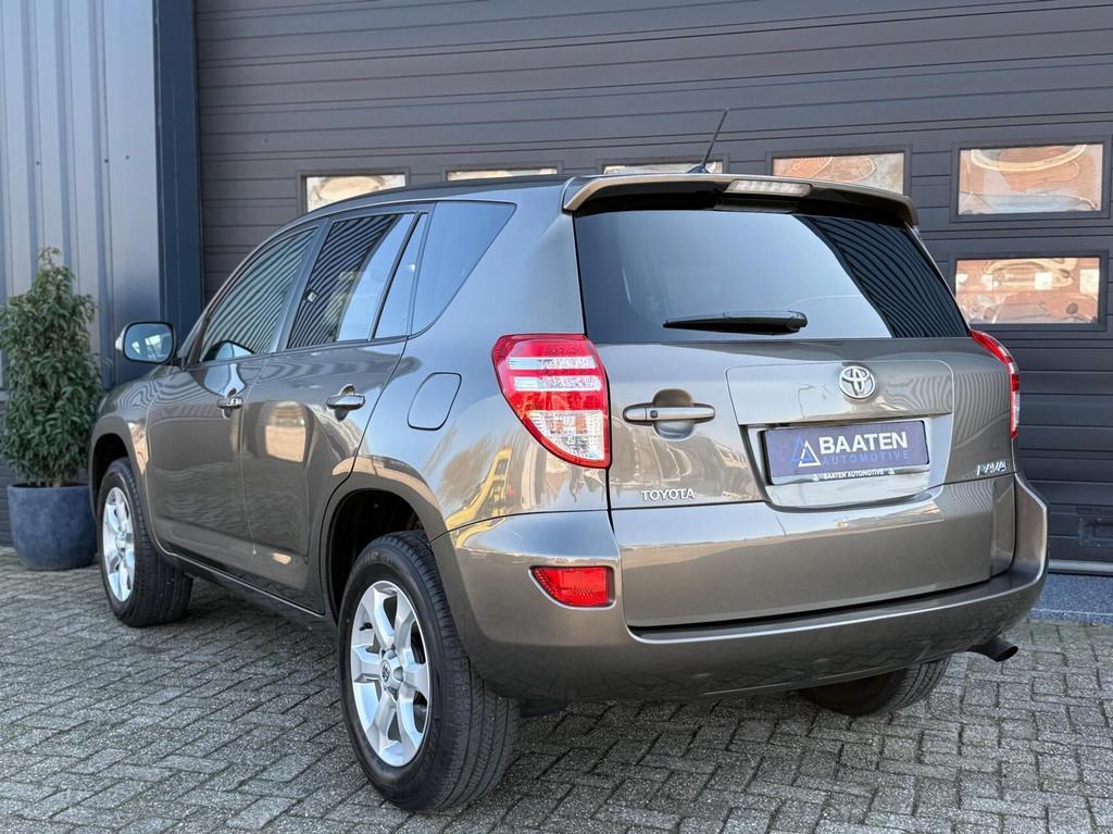 Toyota RAV4 2.0 VVTi Dynamic|26.500km|1e.eig|Dealer OH|Camer, Navigatiesysteem, Stof, 4 cilinders, Beige